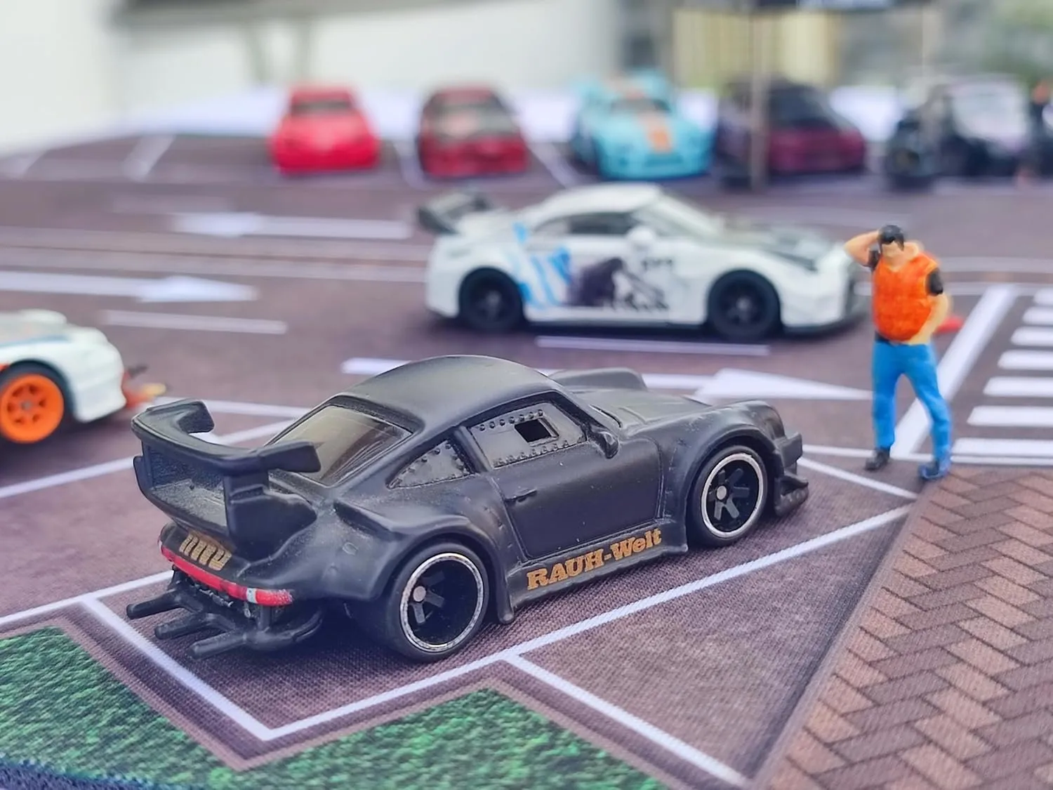 1/64 Scale Non-Slip Parking Mouse Pad Car Diorama, Rollable Desktop Play Mat for Model Vehicle (PAD_006), XX-Large