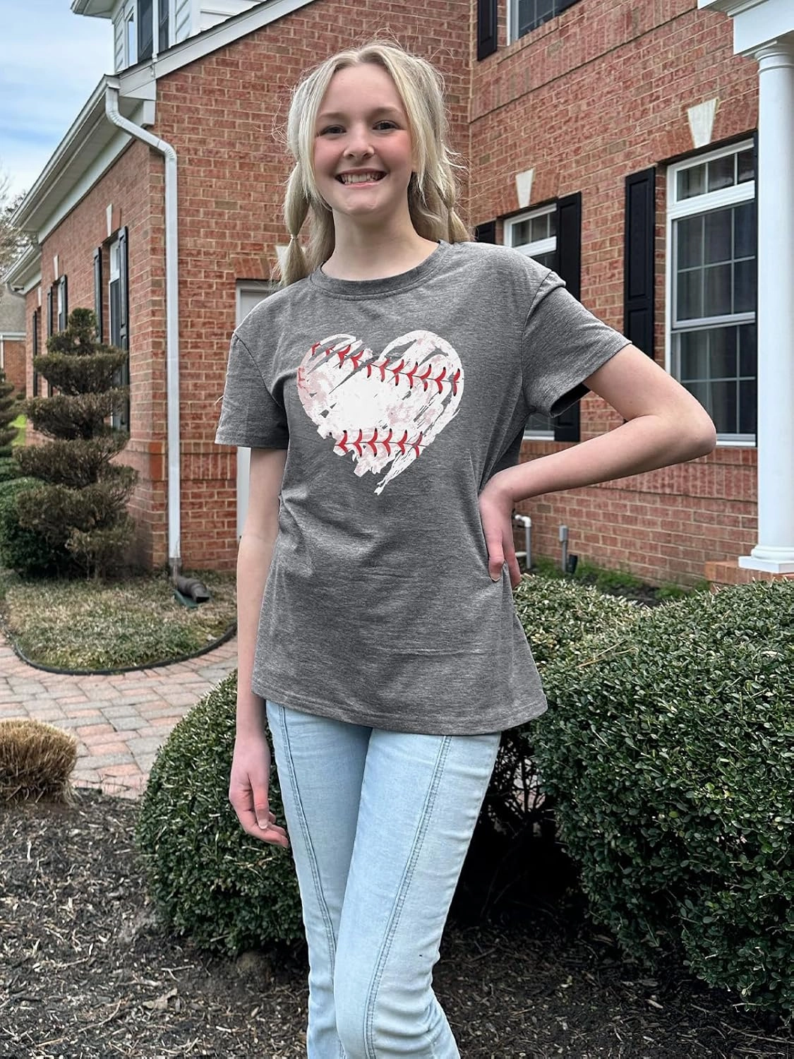 Baseball Shirts Women Baseball Mom Tshirt Baseball Heart Graphic Tee Game Day Gifts Funny Short Sleeve Tops