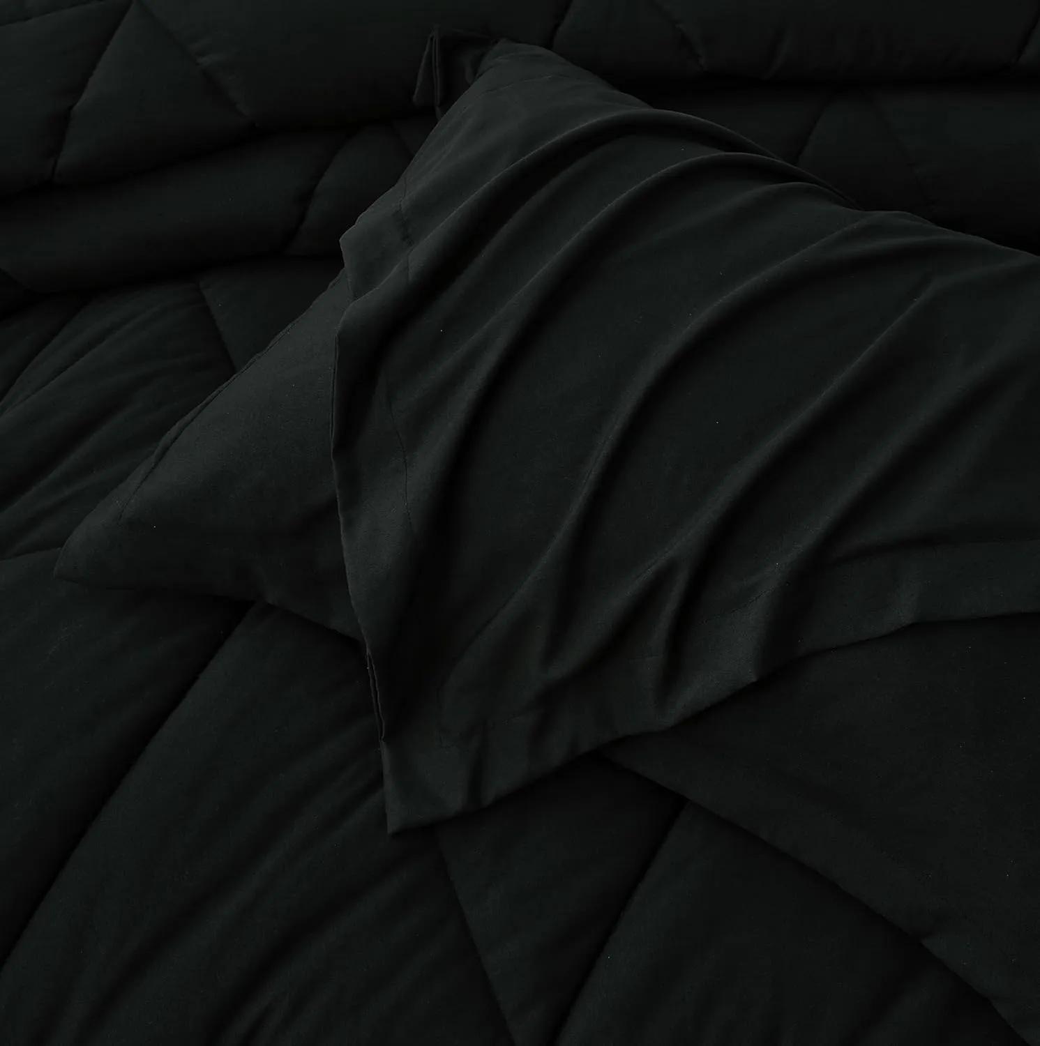 Chezmoi Collection Rory Black Comforter Set Oversized Queen Size 3-Piece Fluffy Soft Lightweight Bedding Triangle Quilted Stone-Washed Microfiber Comforter Set for All Season