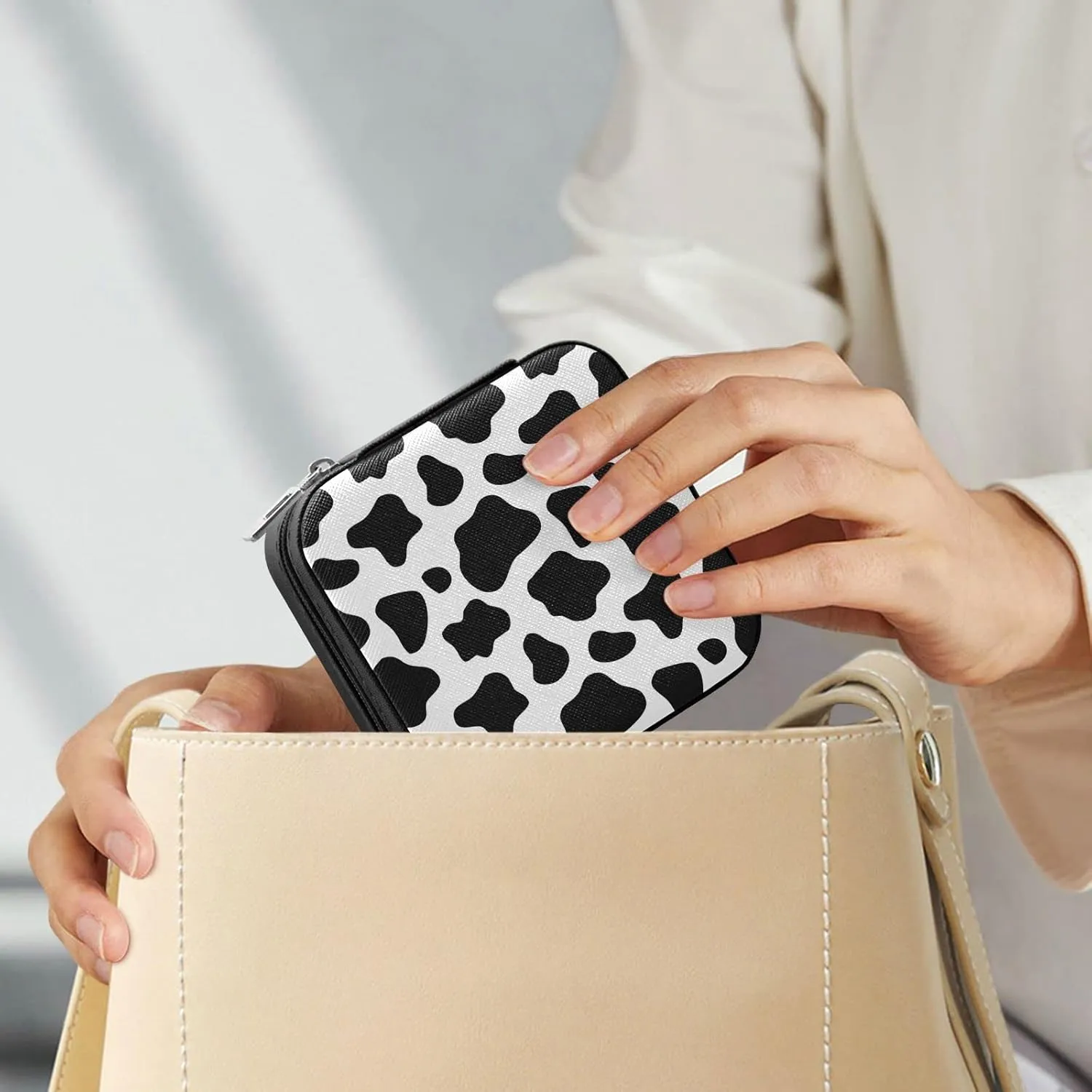 Cow Print Square Travel Jewelry Box PU Leather Small Jewelry Organizer for Women Girls Portable Travel Jewelry Case (Black)