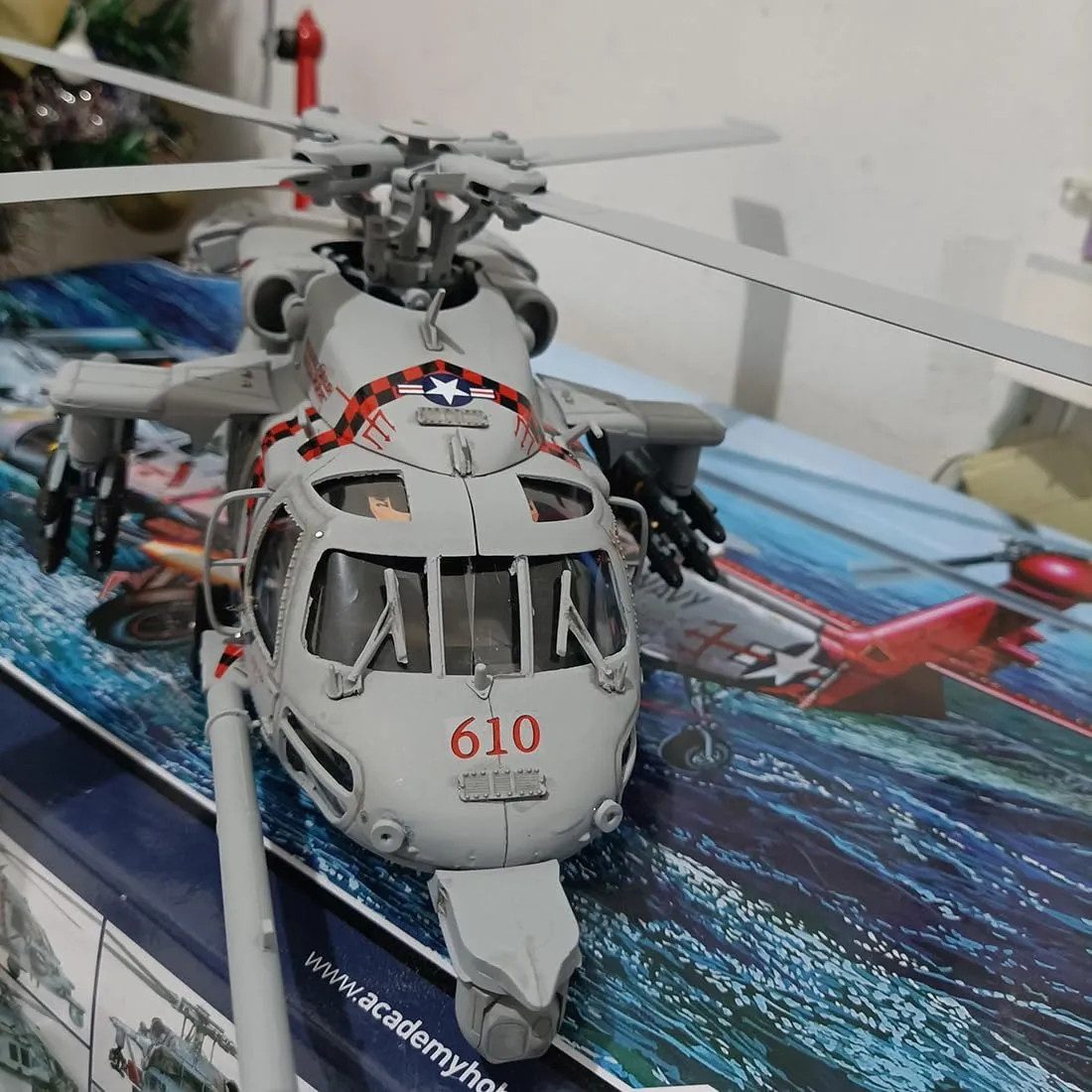 F09-H SH60 Seahawk RC Helicopter with Camera, Yu Xiang 2.4G 8CH Remote Control Aircraft, Dual Brushless Wingless, 6G/3D Stunt Copter Model for Adults-1:47 Scale (RTF Version/Grey-red)