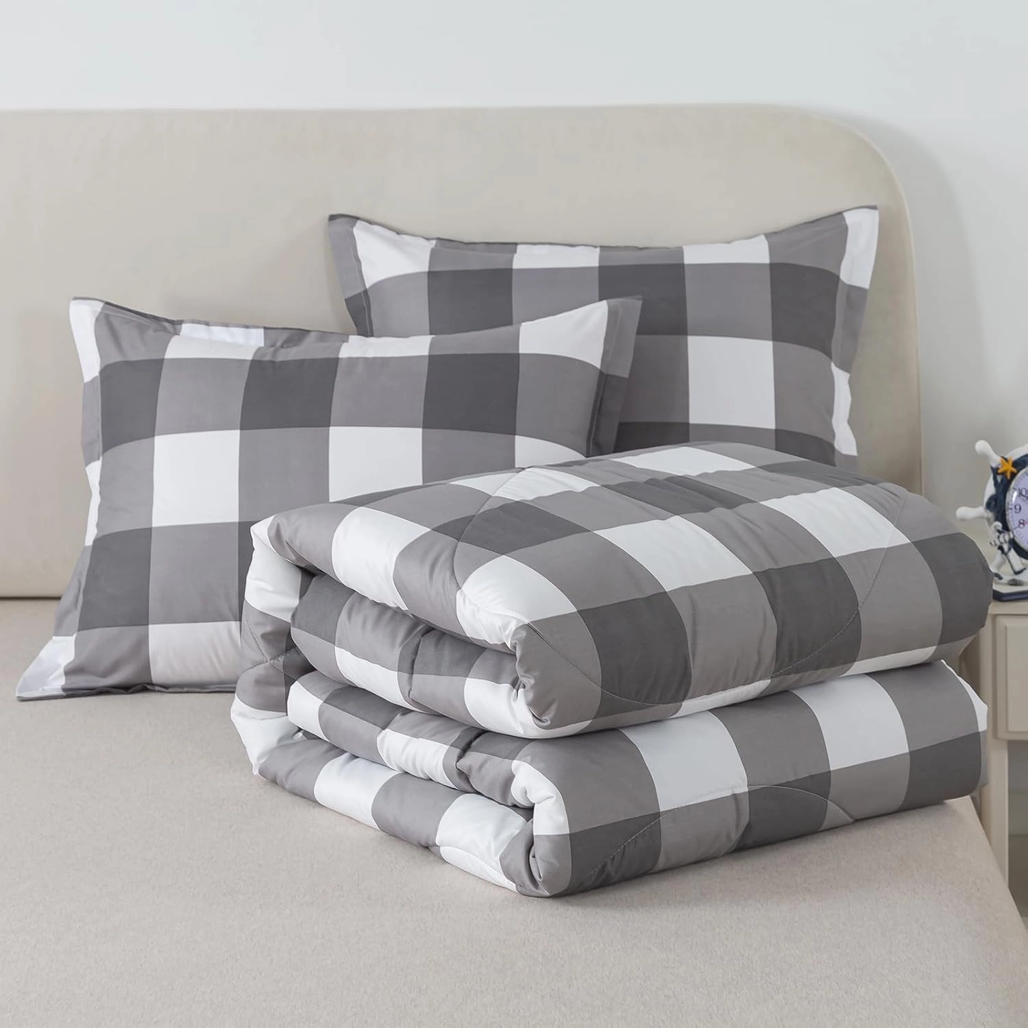 Full Size Plaid Comforter Set, White Gray Buffalo Check Plaid Comforter Bedding Set for All Seasons, Classic Gingham Pattern Print Soft Microfiber 3 Pieces Comforter with Pillowshams