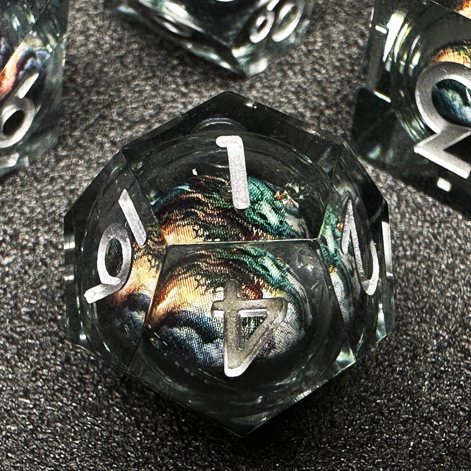 HAOMEJA D&D Dragon Resin Dice Set 7 PCS DND Sharp Edges Dice with Gift Random Dragon Eye Bag Apply to Dungeons and Dragons Role Playing Game Gift (Dragon A & Black Silver)