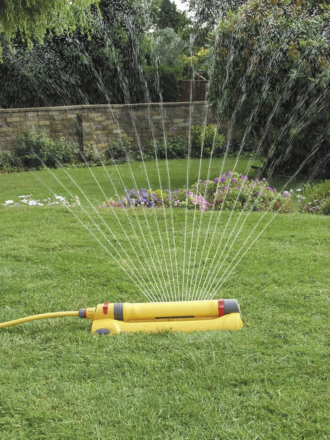 Hozelock Ltd 2976B0000 2976P0000 HOZELOCK Rectangular Sprinkler Pro 200 Sq m, 200m², Yellow