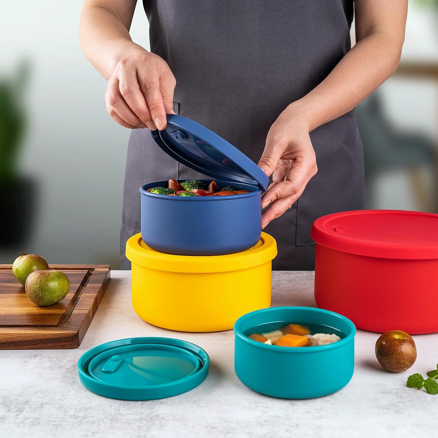 KSENDALO Silicone Containers with Lids Set of 4,Reusable Silicone Food Storage Containers from Large 2100mL to 400ml, Ideal for Meal Prep Containers, Lunch Box,Travel, Camping, Multicolors