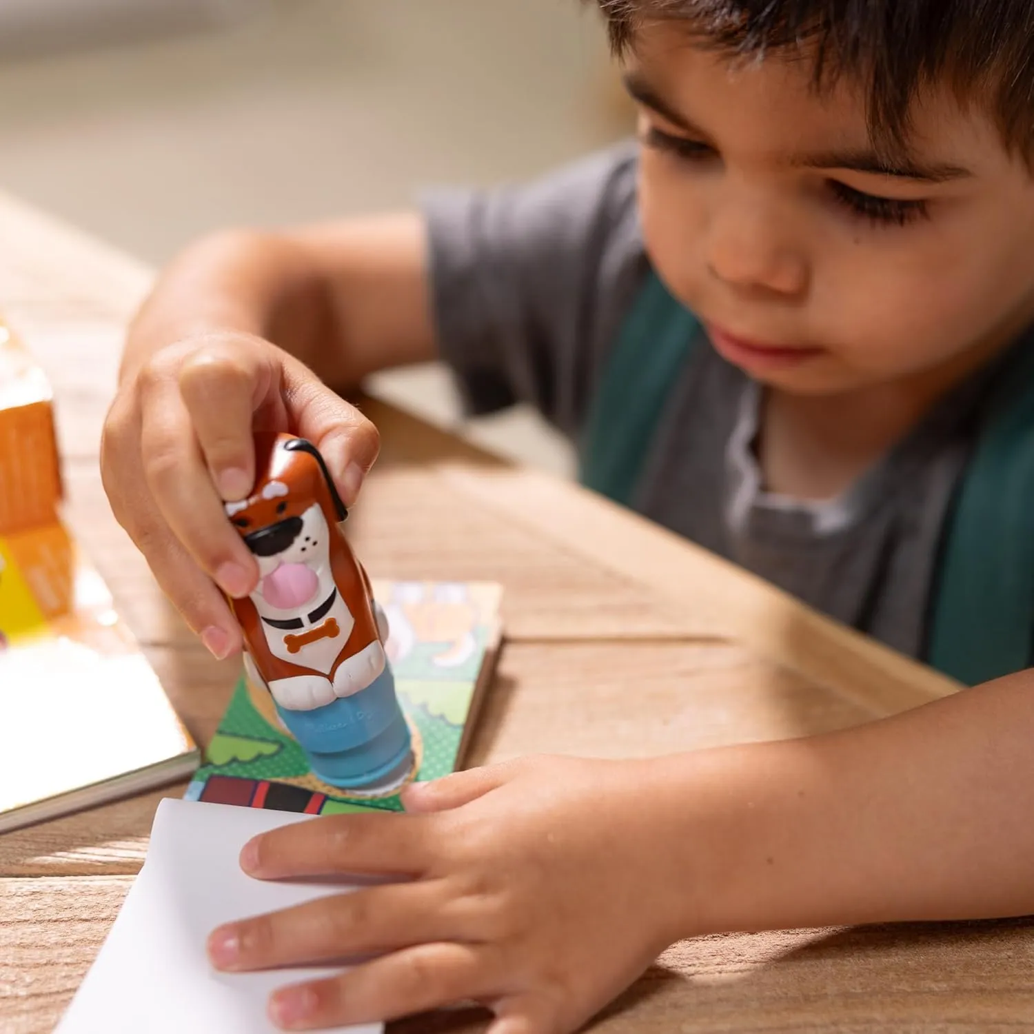 Melissa & Doug Sticker Wow!™ Dog Bundle: 24-Page Activity Pad, Sticker Stamper, 500 Stickers, Arts and Crafts Fidget Toy Collectible Character