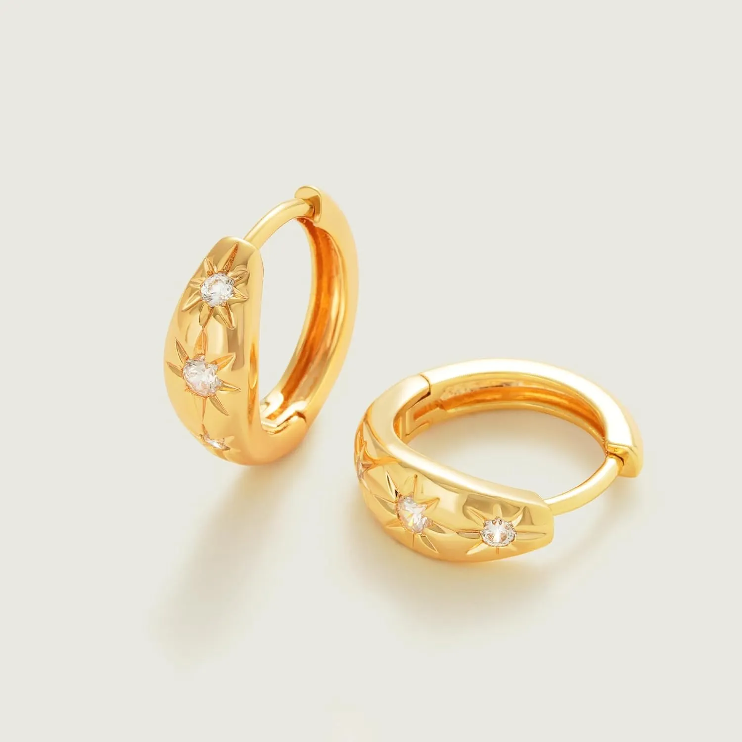 MEVECCO Gold Chunky Huggie Hoop Earring 18K Gold Plated Dainty Handmade Hypoallergenic Sleeper Hoop Earrings for Women