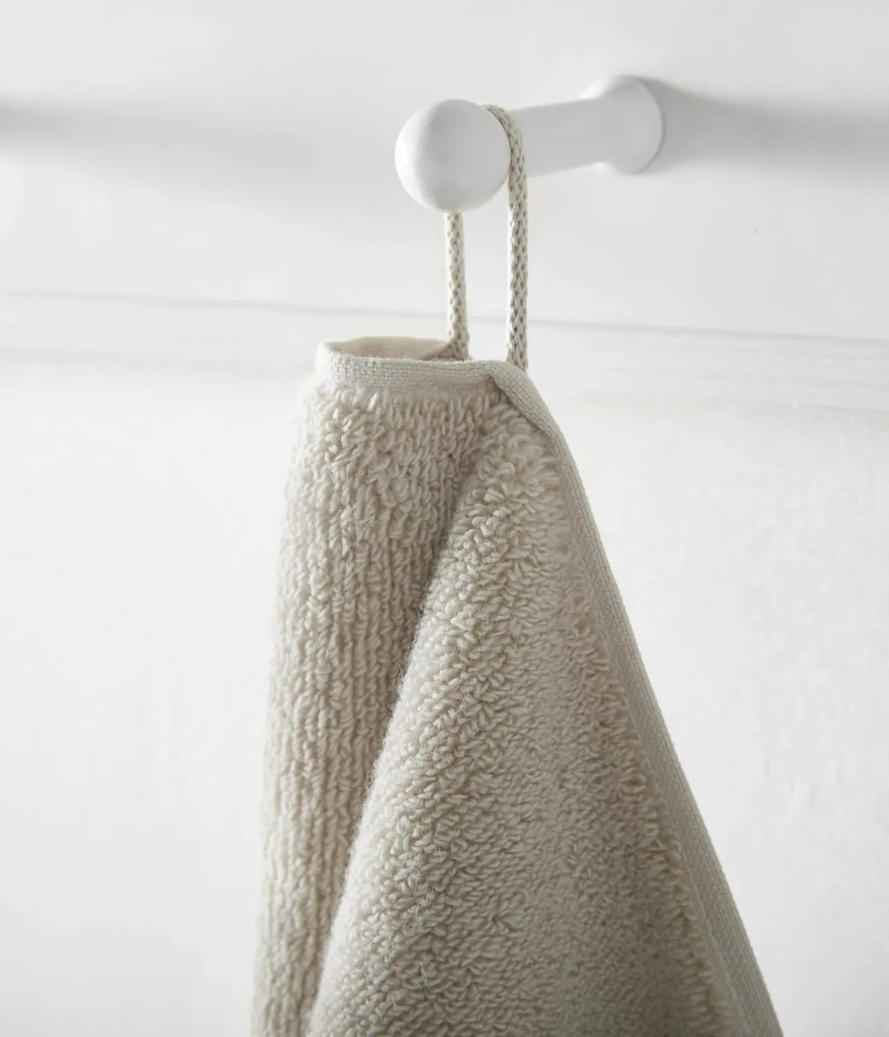 Peacock Alley Chelsea Luxury Towels - Zero Twist Technology - 100% Long Staple Cotton Fluffy Lightweight 6 Piece Set, Linen