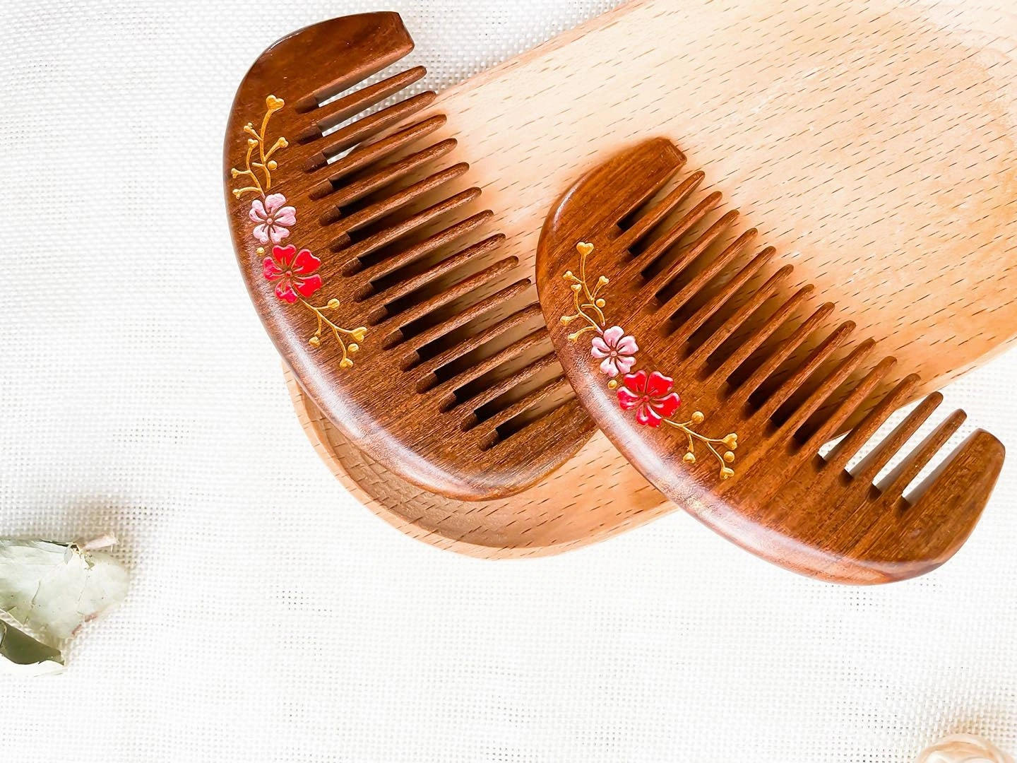 Pocket Size Wood Comb，No Static No Snag Hair Comb – Wide Tooth Sandalwood Comb for Women with Flower drawing 2pcs with free pouch…
