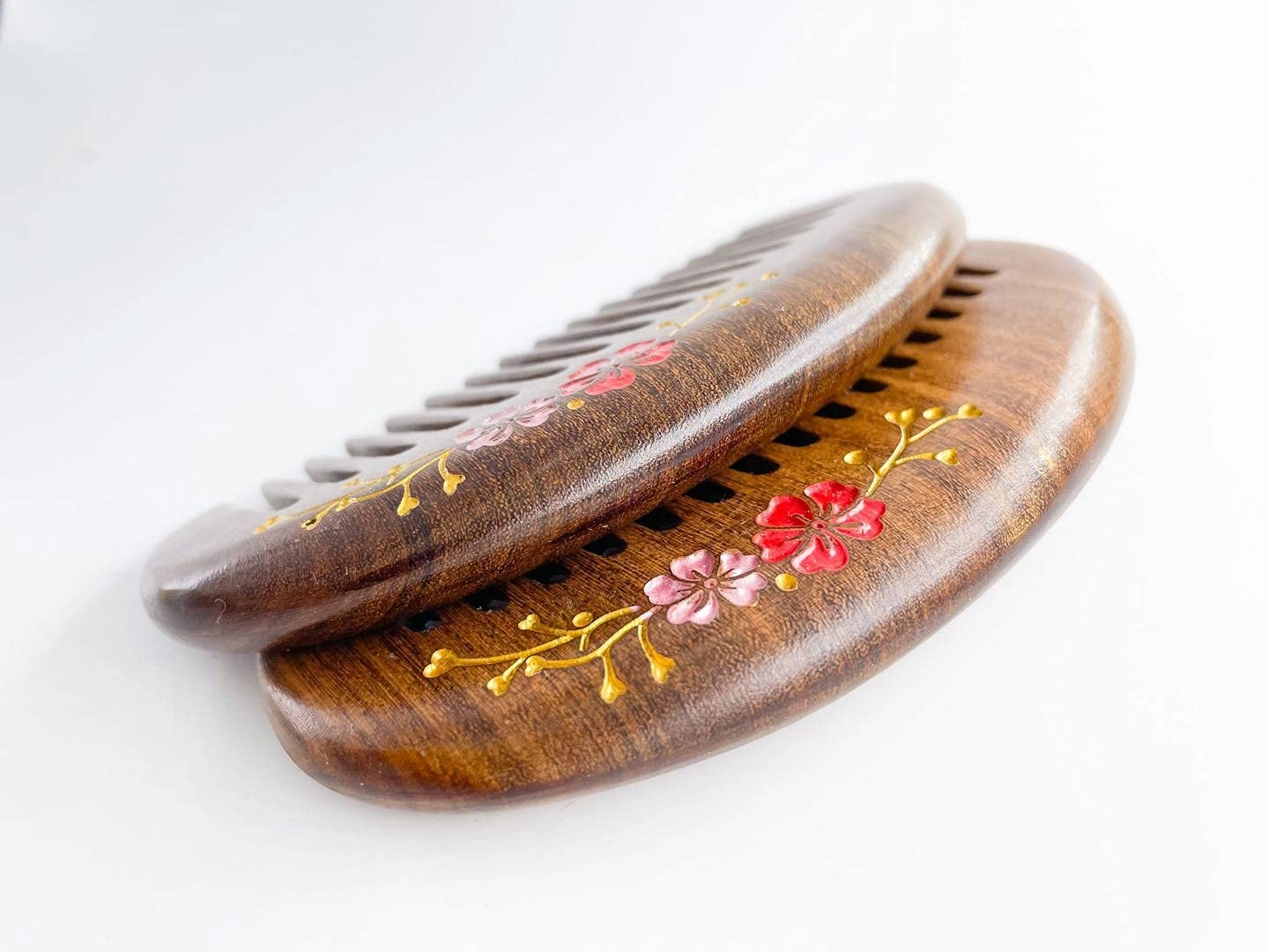 Pocket Size Wood Comb，No Static No Snag Hair Comb – Wide Tooth Sandalwood Comb for Women with Flower drawing 2pcs with free pouch…
