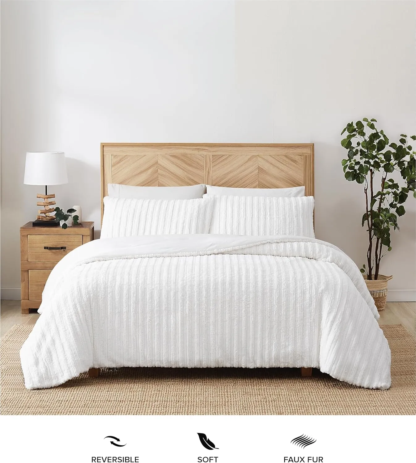 UGG Kenzie Full/Queen Comforter Set with 2 Pillow Shams Plush Faux Fur Bedding Soft Warm Down Alternative Comforter Washable Hypoallergenic Fluffy Blanket Set for Bedroom, Full/Queen Size, White Snow