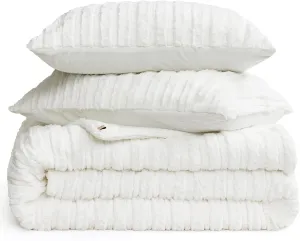 UGG Kenzie Full/Queen Comforter Set with 2 Pillow Shams Plush Faux Fur Bedding Soft Warm Down Alternative Comforter Washable Hypoallergenic Fluffy Blanket Set for Bedroom, Full/Queen Size, White Snow